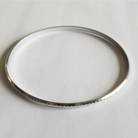 Three vintage bangle bracelets silver tone - Picture 9 of 10